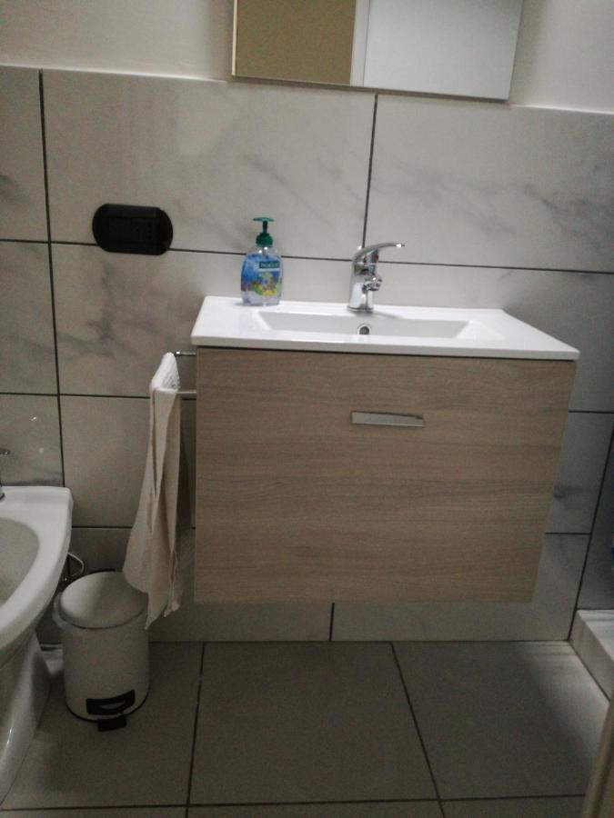 Stanza Azzurra Hotel Sant'Egidio del Monte Albino Luaran gambar